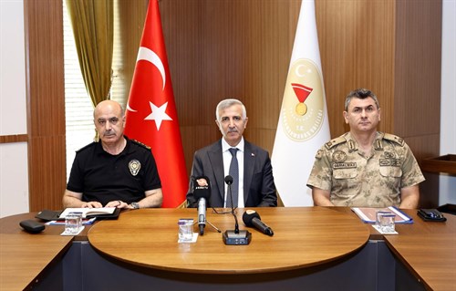Vali Ünlüer, Güvenlik Bilgilendirme Toplantısı'nda 2025 Yılı Haziran Ayına Ait Verileri Paylaştı