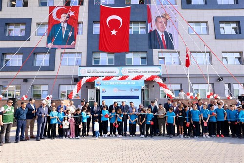 VALİMİZ SAYIN ATİLLA TOROS, ŞEHİT HAVA PİYADE ASTSUBAY KIDEMLİ ÇAVUŞ ÖZKAN DEMİR’İ ANMA VE ŞEHİT ÖZKAN DEMİR ORTAOKULUNUN AÇILIŞ TÖRENİNE KATILDI