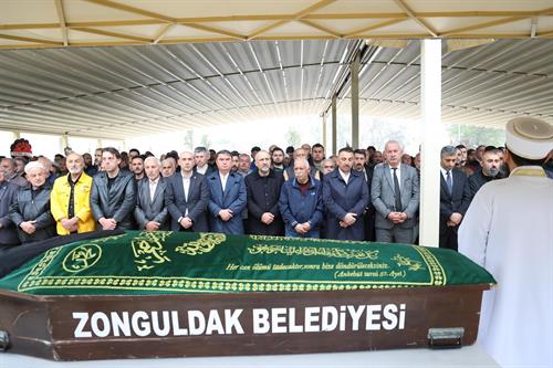 Vali Osman Hacıbektaşoğlu, Metin Demir’in Kayınvalidesi İkbal Bozkurt’un Cenaze Merasimine Katıldı