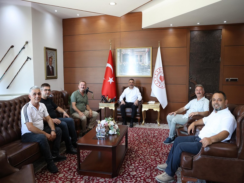 Ereğli Hamzafakıllı Köyü Muhtarı İsmail Altıay ve Beraberindeki Heyet, Vali Osman Hacıbektaşoğlu’nu Ziyaret Etti