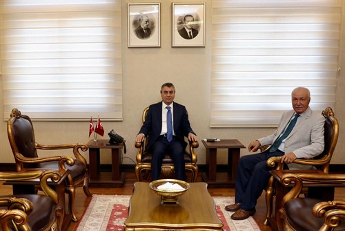VALİMİZ SAYIN ATİLLA TOROS, ZİYARETİNE GELEN EMEKLİ VALİ HALİL İBRAHİM DAŞÖZ İLE GÖRÜŞTÜ