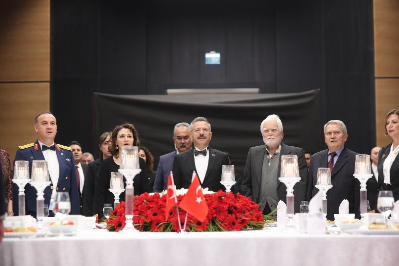 Cumhuriyet’le yaşıt, eski Muhtar, 102 yaşındaki Ali Amcamız ile Cumhuriyetimizin 102. yılını kutladık.