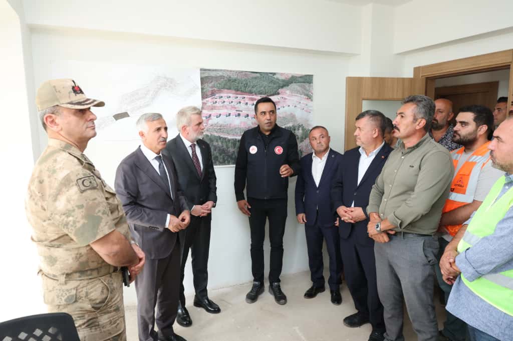 Vali Ünlüer, Köy Konutlarında Devam Eden Çalışmaları Yerinde İnceledi