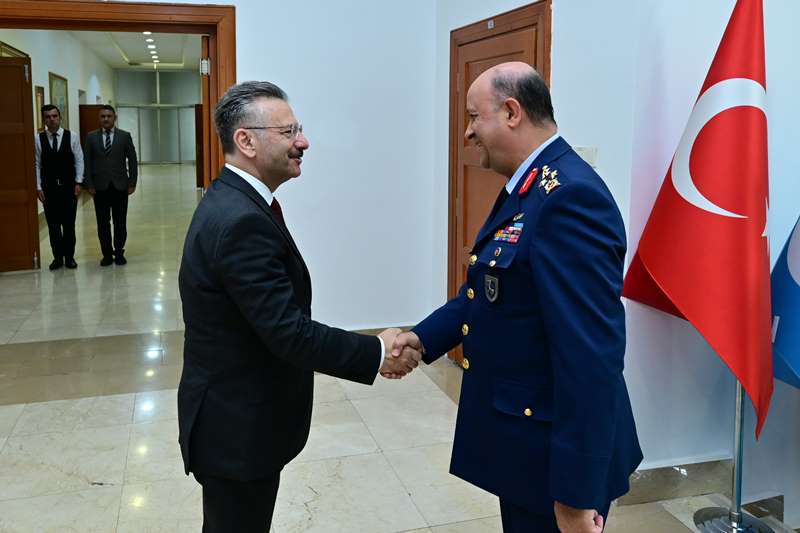 Muharip Hava Kuvveti ve Garnizon Komutanı Hava Pilot Orgeneral İsmail Güneykaya, Valimiz Sayın Hüseyin Aksoy'u ziyaret etti.