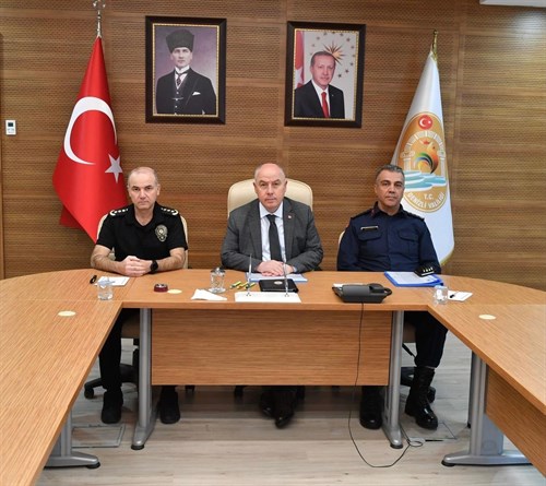 2025 NİSAN AYINDA KOLLUK GÜÇLERİMİZ TARAFINDAN GERÇEKLEŞTİRİLEN ASAYİŞ VE GÜVENLİK UYGULAMALARINA DAİR GÜNCEL VERİLERE İLİŞKİN BASIN AÇIKLAMASI