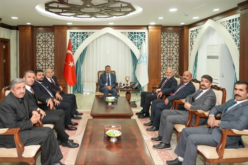 Yeniden Refah Partisi Genel Başkan Yardımcısı Mehmet Altınöz ve Beraberindeki Heyet, Vali Ali Çelik’i Makamında Ziyaret Ettiler