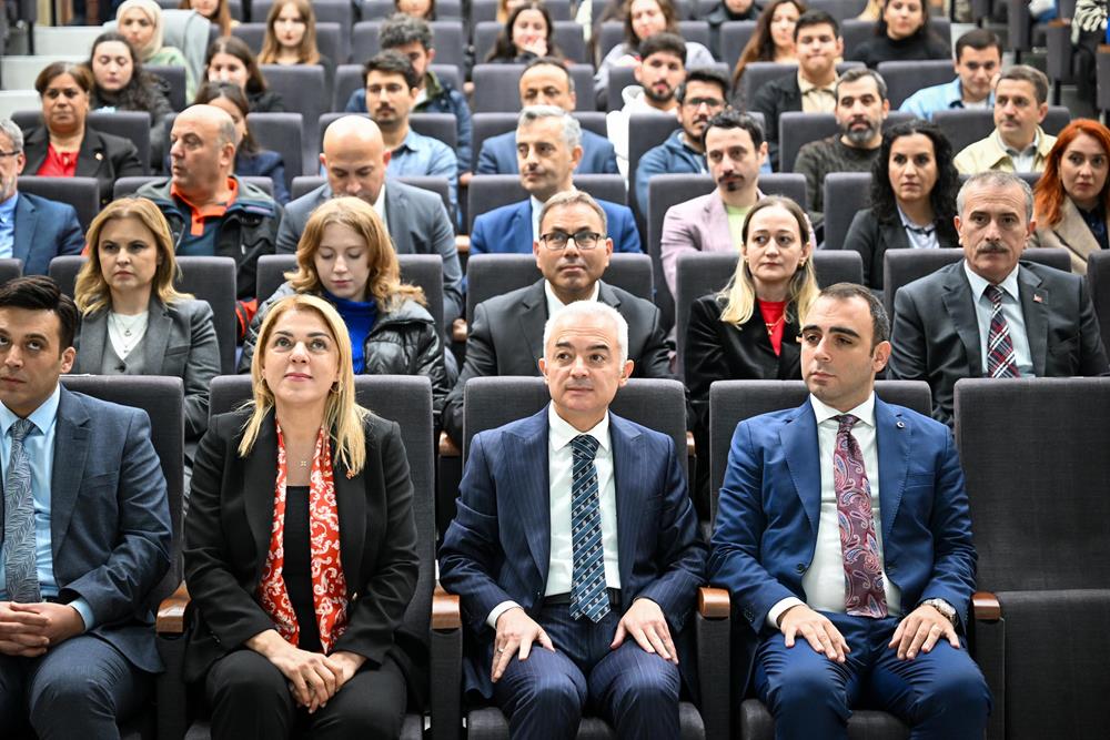 Vali Turan, “Cumhuriyetin Kazanımları: Eğitim, Tarih ve Toplum” konulu panele katıldı…