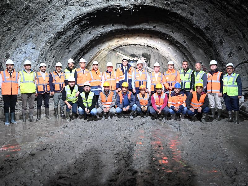 Vali Mustafa Çiftçi ve Bayburt Valisi Mustafa Eldivan, Kop Dağı Tünel Geçişi’nde İncelemelerde Bulundu