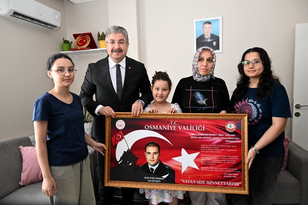 Vali Dr. Erdinç Yılmaz, Şehidimiz Polis Memuru Veli Bülbül’ün Ailesini, Kurban Bayramı Arifesinde Ziyaret Etti