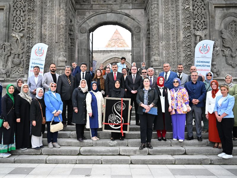 Vali Mustafa Çiftçi “Öğrenme Şenliği” Sergisine Katıldı