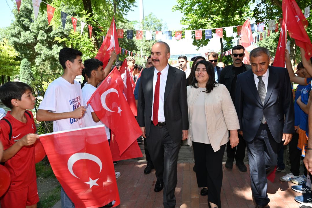 19 Mayıs Atatürk'ü Anma, Gençlik ve Spor Bayramı Batman'da Coşkuyla Kutlandı