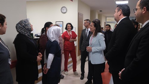 VALİ TÜLAY BAYDAR BİLGİHAN BURDUR DEVLET HASTANESİ’NE ZİYARETTE BULUNDU