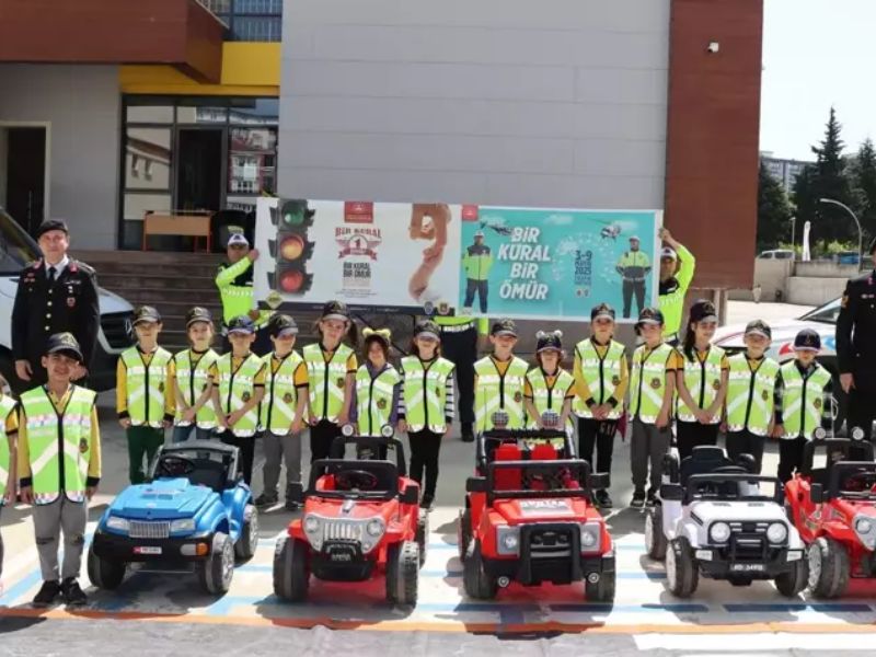 Samsun'da Jandarma Kırsal Mahalle Okullarında Trafik Eğitimi Verdi