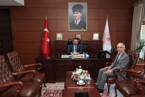Vali Osman Hacıbektaşoğlu, İl Sağlık Müdür Vekili Dr. Bilal Cin’i Makamında Kabul Etti