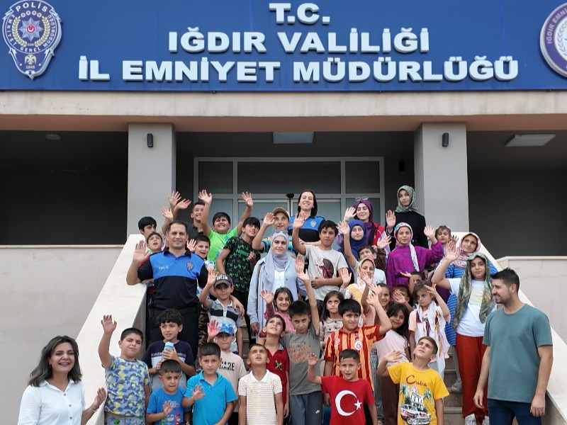 Gülen Minik Yüzler, Mutlu Yarınlar