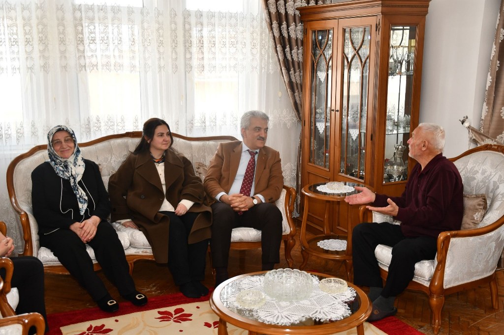 Valimiz Sayın Makas ve Eşi Elif Makas Hanımefendiden “Aile Yılı” Ziyareti