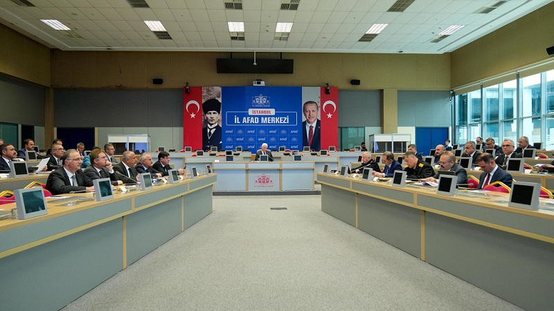 VALİ GÜL’ÜN BAŞKANLIĞINDA İSTANBUL’DA YÜRÜTÜLEN ASAYİŞ VE GÜVENLİK ÇALIŞMALARI DEĞERLENDİRİLDİ