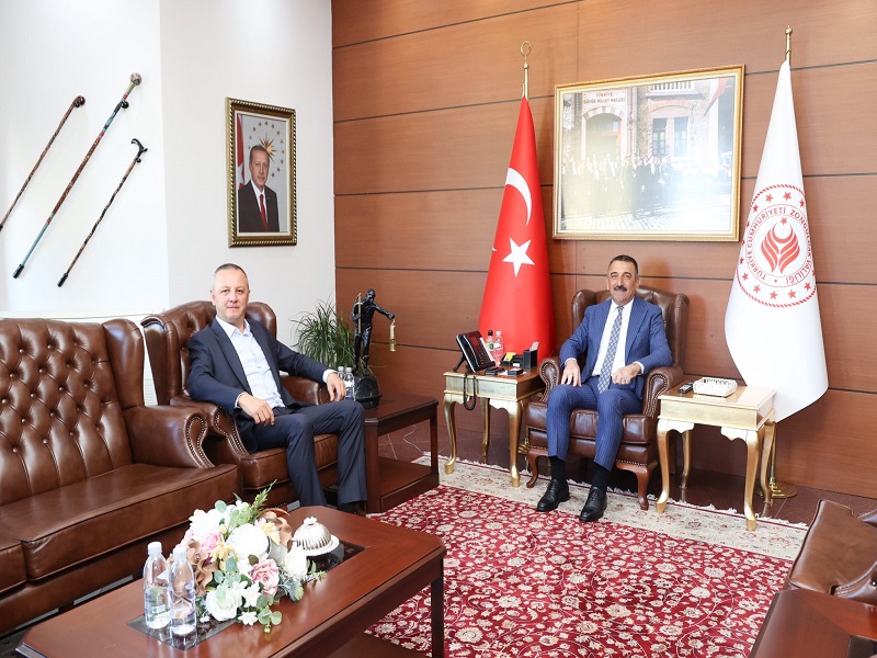Zonguldak Önceki Dönem Belediye Başkanı Dr. Ömer Selim Alan, Vali Osman Hacıbektaşoğlu’nu Ziyaret Etti
