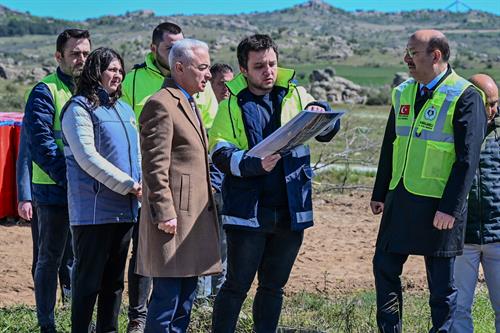 Vali Turan, Kırklareli Huzurevi Yaşlı Bakım ve Rehabilitasyon Merkezi inşaat çalışmalarını yerinde inceledi…