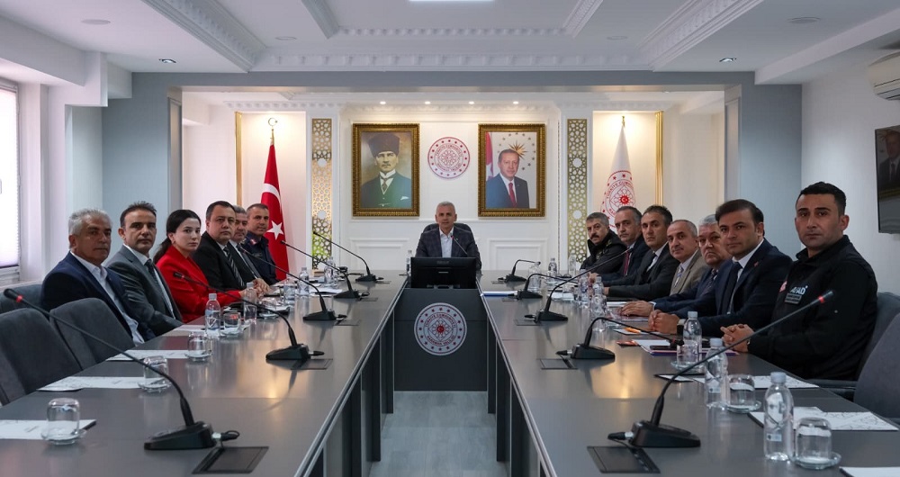 Kış Mevsimi Trafik Tedbirleri Toplantısı Valimiz Mehmet Fatih ÇİÇEKLİ Başkanlığında Yapıldı