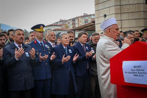 Vali Osman Hacıbektaşoğlu, Şehit Astsubay Nuri Özcan İçin Karabük’te Düzenlenen Cenaze Törenine Katıldı