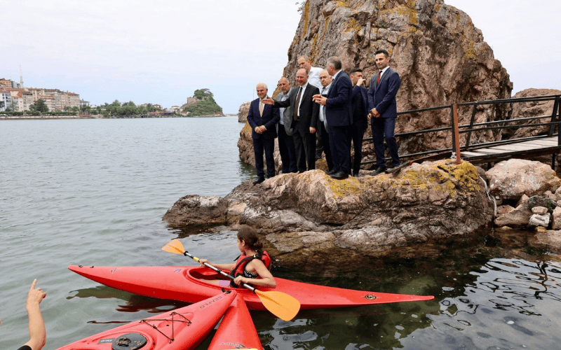 Tirebolu Su Sporları Merkezi’nde Gençlerle Buluşma