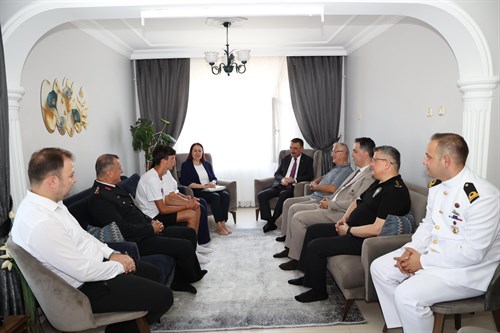 Vali Osman Hacıbektaşoğlu, Şehit J. Komando Çavuş Ayhan Sütcü’nün Ailesini Ziyaret Etti