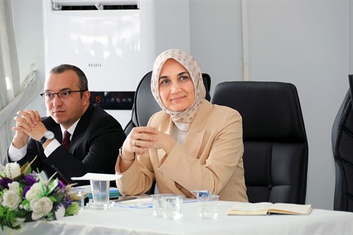 Vali Yiğitbaşı Çobanlar İlçesinde Muhtarlarla Bir araya Geldi