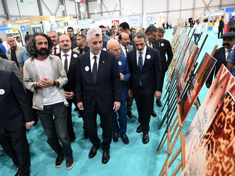Ticaret Bakanı Bolat ve Vali Çiftçi Kooperatifler Fuarı’nda Sergileri Gezdi
