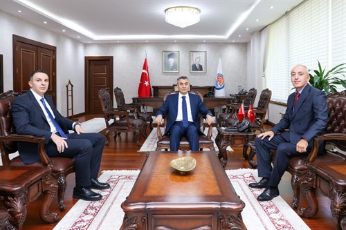 VALİMİZ SAYIN ATİLLA TOROS, KÜLTÜR VE TURİZM BAKANLIĞI BAŞMÜFETTİŞLERİ KUTLUHAN İÇÖZ VE SELMAN FINDIKLI İLE GÖRÜŞTÜ