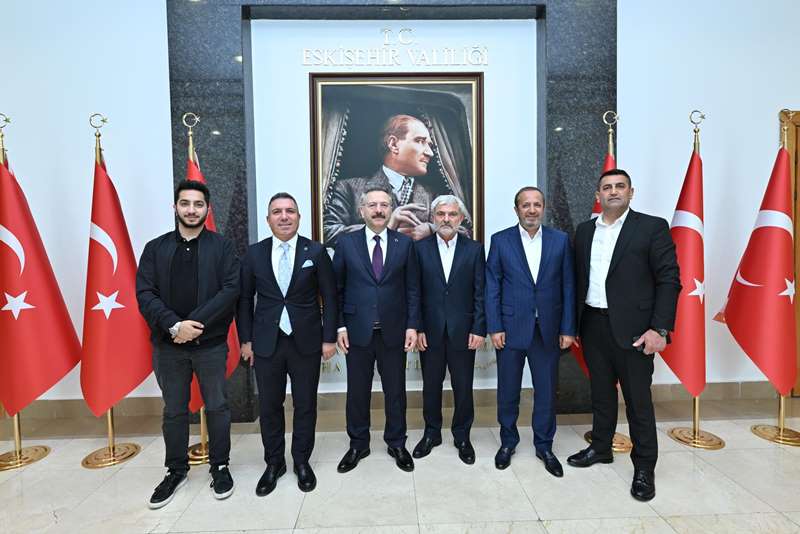 Kocaeli İli Dilovası İlçesi önceki dönem Belediye Başkanı Dr. Ali Toltar ve beraberindekiler  Valimiz Sayın Hüseyin Aksoy'u ziyaret etti.