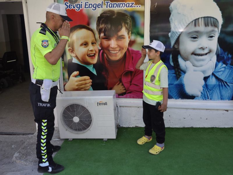 Sivas İl Emniyet Müdürlüğü, Özel Çocuk Minik Yusuf’un Polislik Mesleğine Duyduğu Sevgiye Kayıtsız Kalmadı, Polislik Hayali Gerçek Oldu