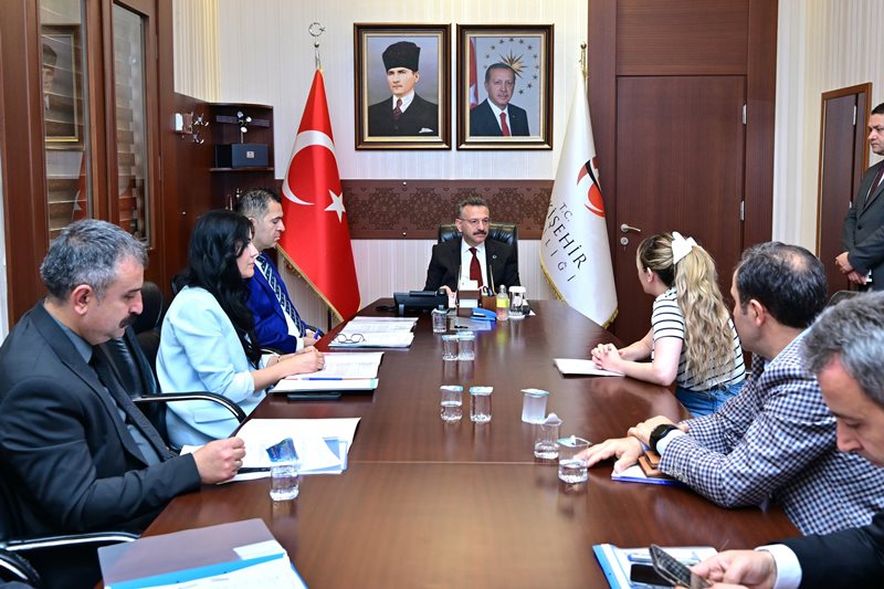 Valimiz Sayın Hüseyin Aksoy, düzenlediği Halk Günü Toplantısı ile vatandaşlarımızla bir araya geldi.