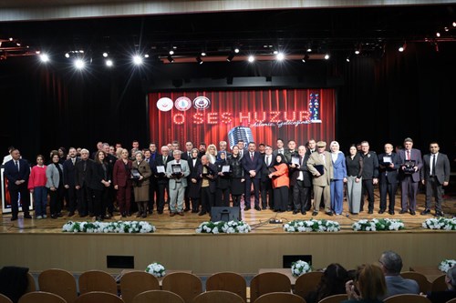 “O Ses Huzur Zonguldak” ile Büyüklerimiz Yeteneklerini Sahneye Taşıdı