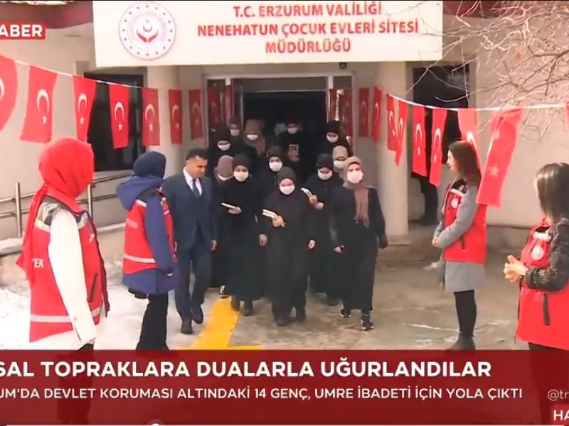 "Umre ile Gönül Köprüsü Projesi" Kapsamında 14 Kız Çocuğu Kutsal Topraklara Uğurlandı