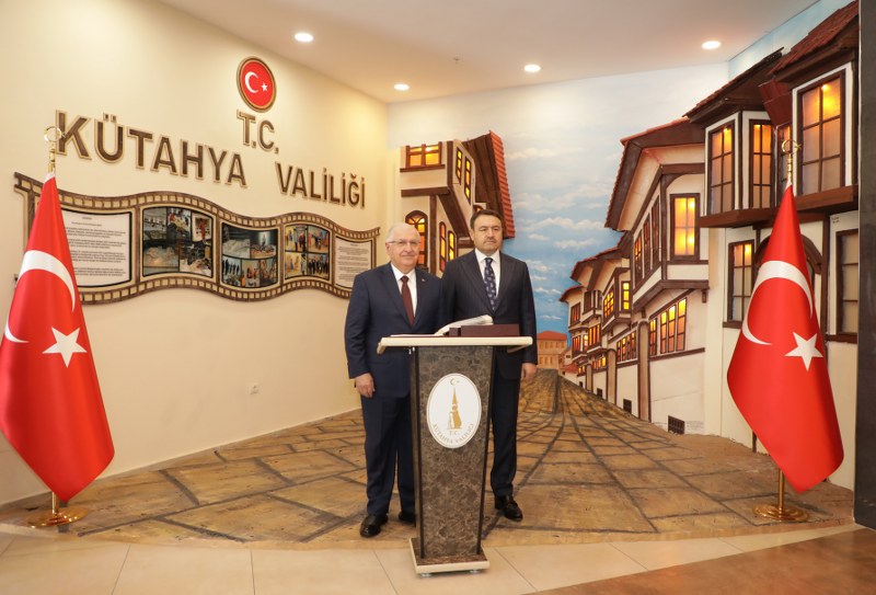 Millî Savunma Bakanımız Sayın Yaşar Güler, Bayram Namazını Mehmetçiklerle Kıldı