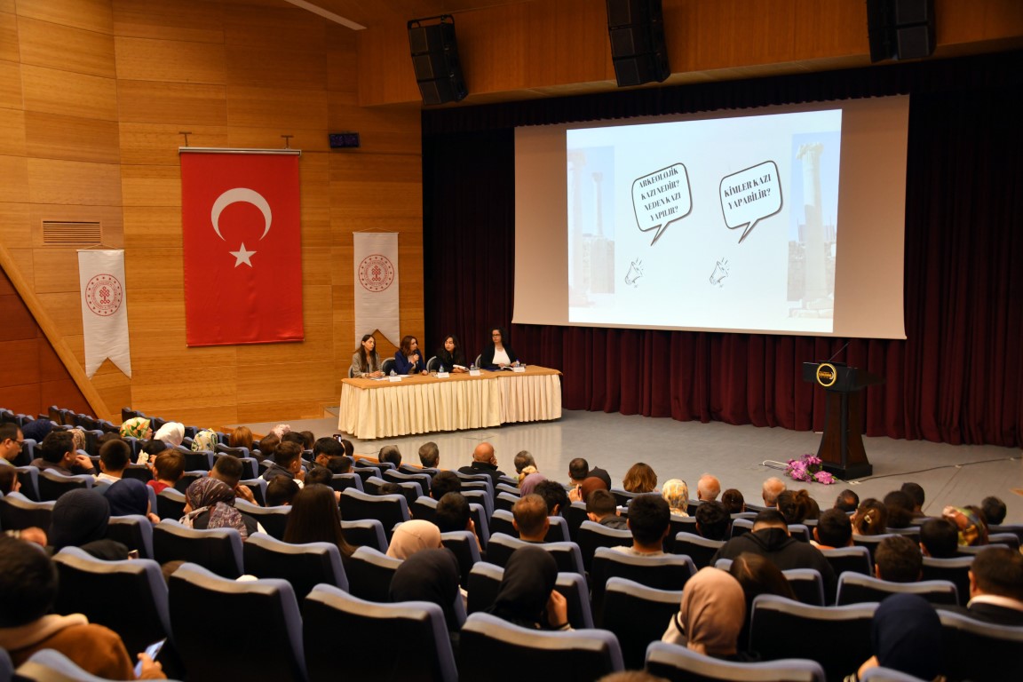 Valimiz Aydın Baruş Uluslararası Müzeler Günü Programına Katıldı