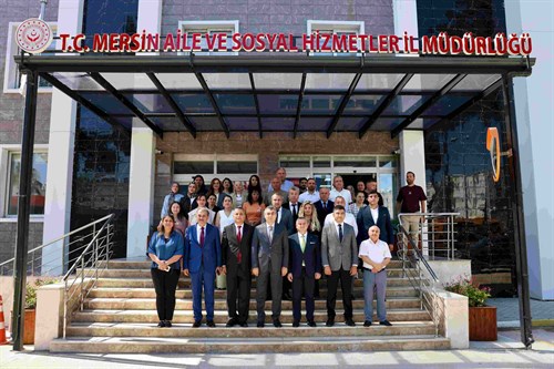 VALİMİZ SAYIN ATİLLA TOROS, AİLE VE SOSYAL HİZMETLER İL MÜDÜRLÜĞÜNDE DEĞERLENDİRME TOPLANTISI GERÇEKLEŞTİRDİ