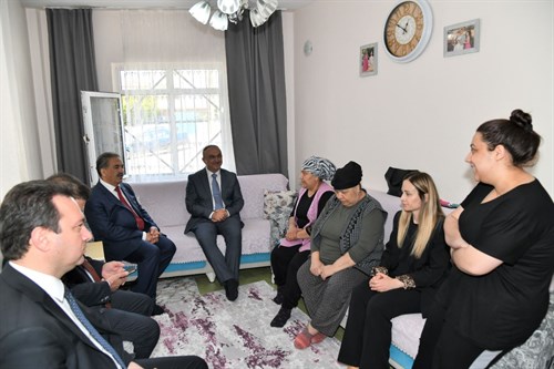 Vali Soytürk Süleymanpaşa İlçemizde İkamet Eden Aileye Misafir Oldu