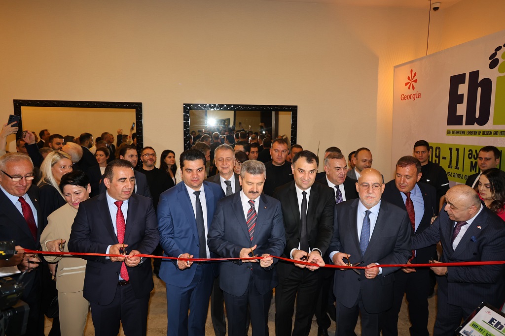 Valimiz Dr. Turan Ergün, Batum’da Düzenlenen EBIT 2025 Fuarı’nın Açılışını Gerçekleştirdi