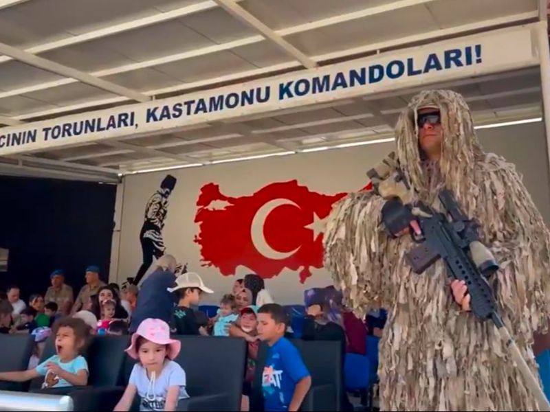 Kastamonu'da Öğrenciler Jandarma Komando Eğitim Merkez Komutanlığımızda Misafir Edilerek Unutulmaz Bir Gün Geçirdi
