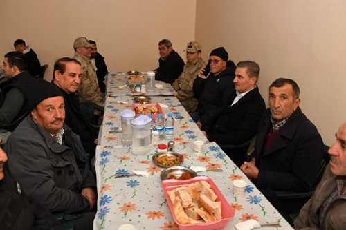 Vali Baruş ilk iftarı kırıklı köyü'nde açtı