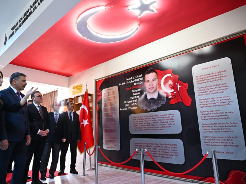 Vali Mustafa Çiftçi, Elektrik Elektronik Teknolojisi Mesleki ve Teknik Anadolu Lisesini Ziyaret Etti