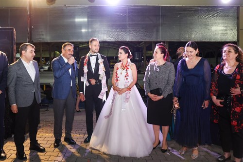 Valimiz Osman Hacıbektaşoğlu Hanımefendi Güney Hacıbektaşoğlu İle Birlikte Düğün Törenine Katıldı