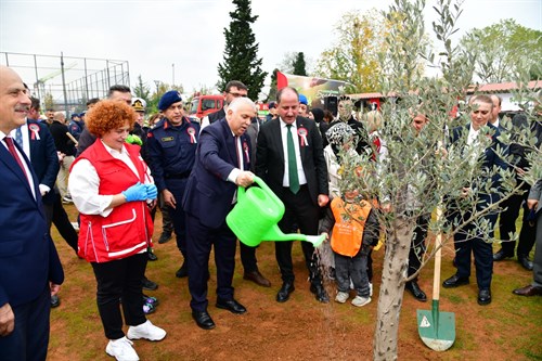 Milli Ağaçlandırma Günü’nde Fidanlar Toprakla Buluştu