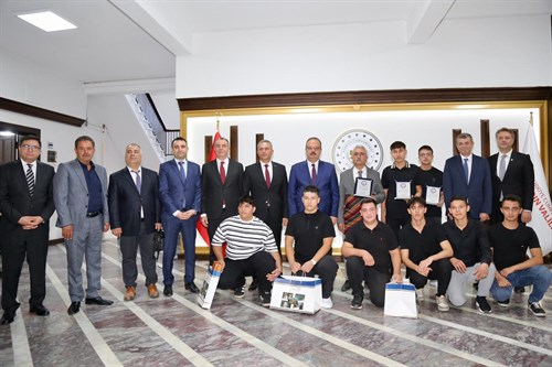 Aydın’da Ahilik Haftası Yılın Ahisi, Kalfası ve Çırağı Ödüllerini Aldı