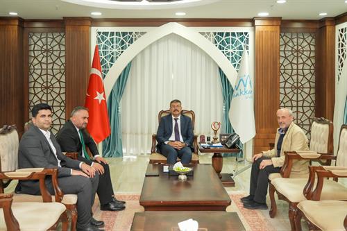 İl Müftüsü Hüseyin Okuş ve iş insanı Hızır Aşık Kutlu Vali Ali Çelik’i makamında ziyaret etti