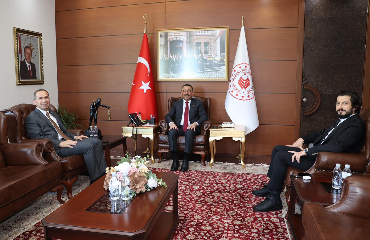 AK Parti 26. ve 27. Dönem Trabzon Milletvekili Salih Cora, Vali Osman Hacıbektaşoğlu’nu  Ziyaret Etti