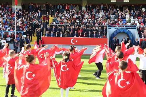 Cumhuriyetimizin 102. Yılı Karabük’te Törenlerle Kutlandı.