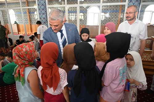 Valimiz Sayın Mehmet Makas, Atatepe Camii Kur’an Kursu Öğrencileri İle Bir Araya Geldi.